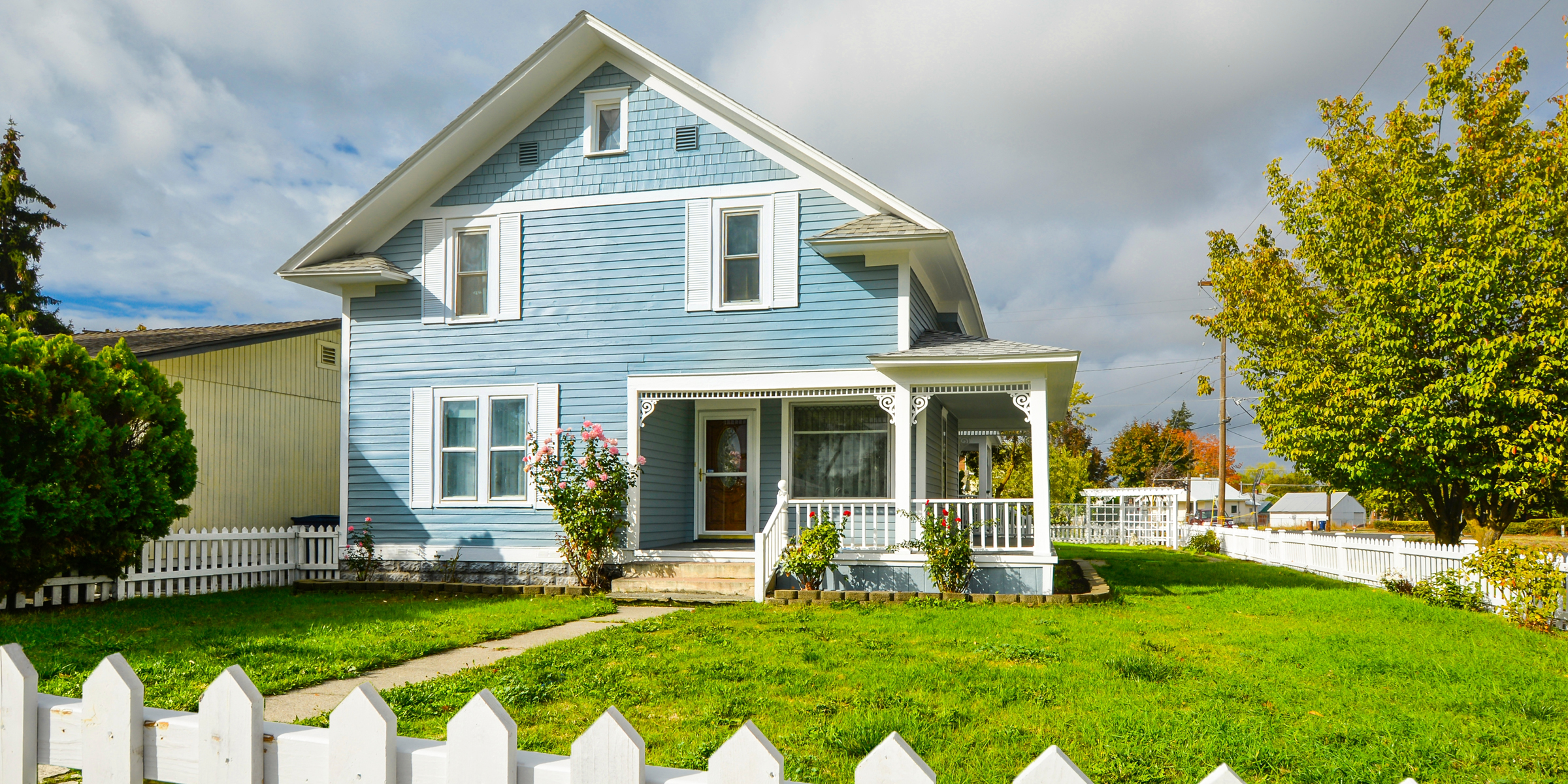 Neighbors Who Regularly Insult and Threaten My Grandparents Lose Their Home after Grandma Had Enough