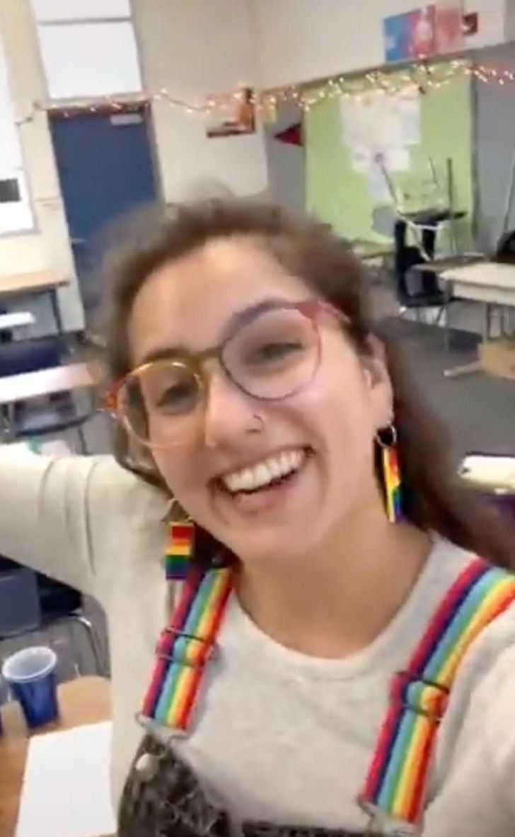 Teacher removes U.S. flag from classroom