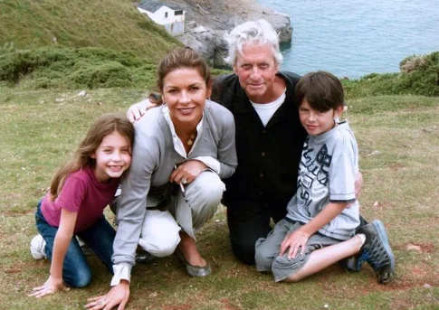CATHERINE ZETA-JONES’ DAUGHTER IS GROWING UP FAST, AND SHE LOOKS JUST LIKE HER FAMOUS MOM