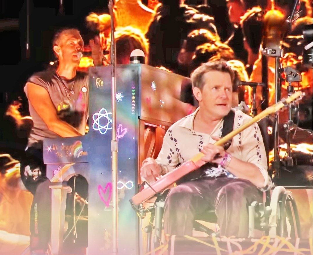 MICHAEL J. FOX JOINS COLDPLAY FOR RECORD-BREAKING GLASTONBURY PERFORMANCE AND UNFORGETTABLE SOCIAL EXPERIMENT!
