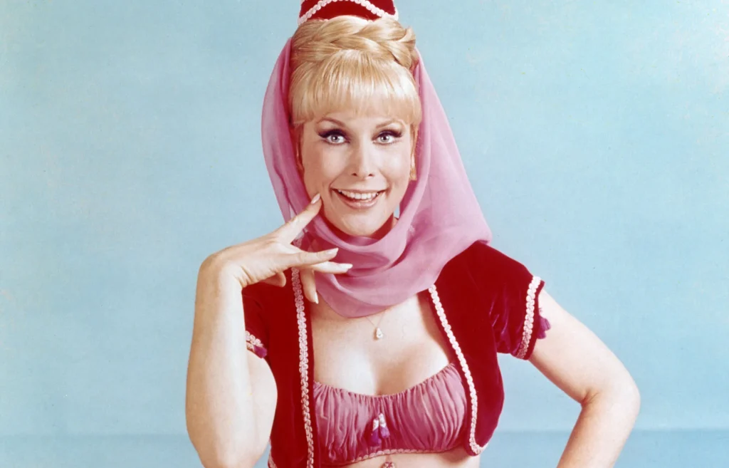 A Historic Photo Of “I Dream of Jeannie” Is Not Edited – Look Closely